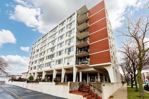 140 Marengo Ave #303, Forest Park, IL 60130