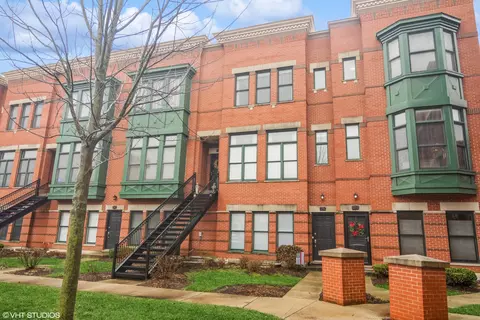 251 W Wood St #64B, Palatine, IL 60067