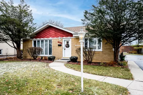 9009 S 48th Ct, Oak Lawn, IL 60453