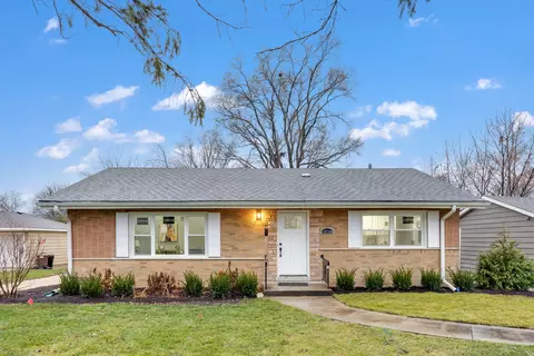 1 S140 Myrtle Ave, Oakbrook Terrace, IL 60181