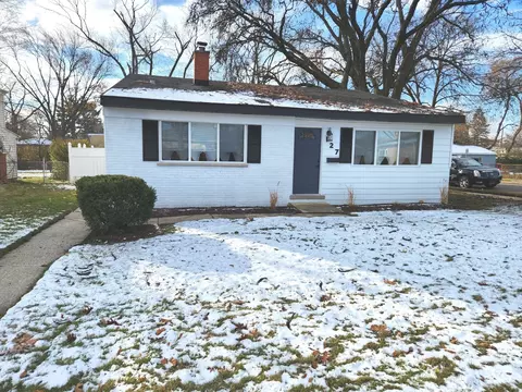 127 E Vermont St, Villa Park, IL 60181