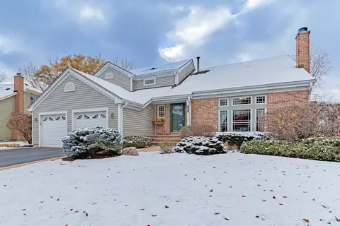 1880 Maine Dr, Elk Grove Village, IL 60007
