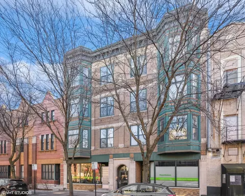 1245 W George St #302, Chicago, IL 60657