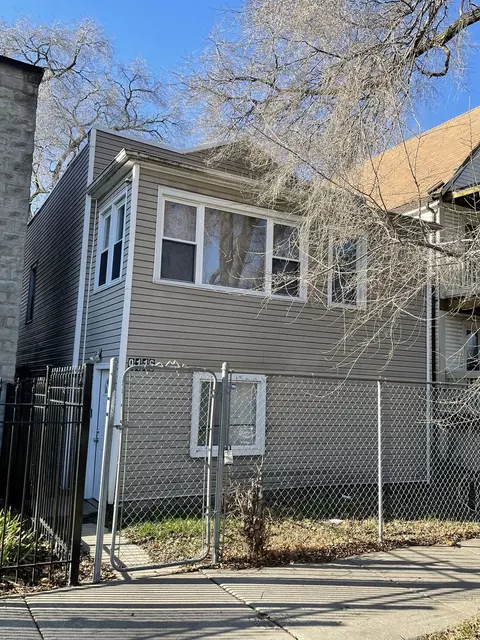 9116 S Woodlawn Ave, Chicago, IL 60619
