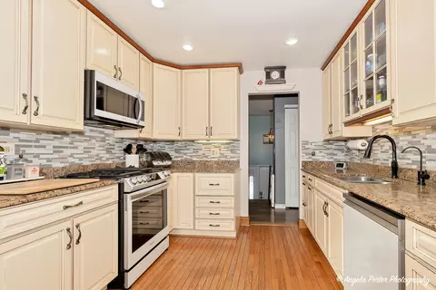 1507 Grandview Dr, Johnsburg, IL 60051 photo 9