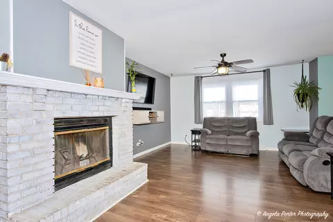 1507 Grandview Dr, Johnsburg, IL 60051 photo 5