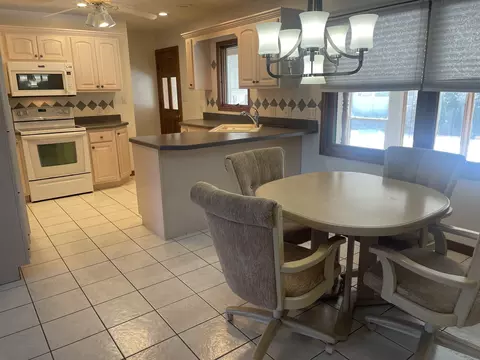 1308 Sunset Dr, Peru, IL 61354 photo 3