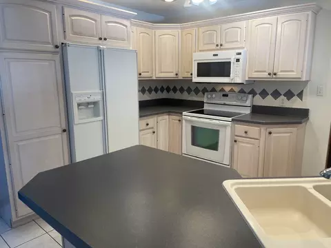 1308 Sunset Dr, Peru, IL 61354 photo 5