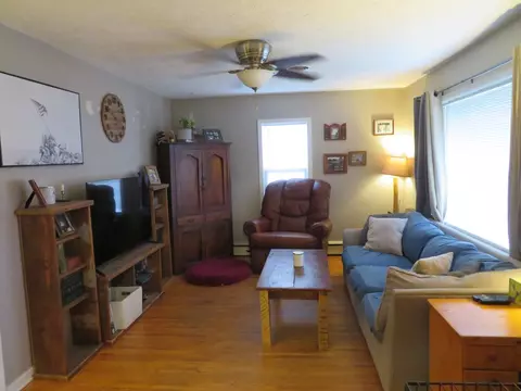 319 Spruce St, Morris, IL 60450 photo 4