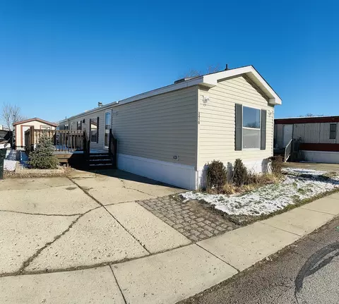 3410 Elaine Ave, Park City, IL 60085