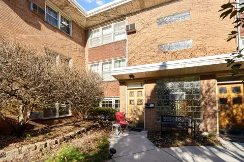 7534 N Ridge Blvd #1W, Chicago, IL 60645