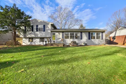 1919 Clover Ln, Champaign, IL 61821