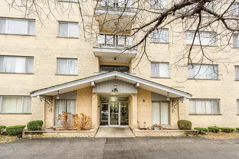 5251 Galitz St #108, Skokie, IL 60077