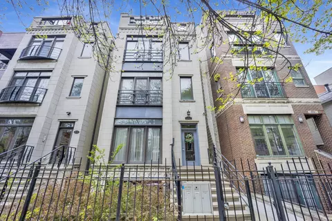 912 N Hermitage Ave #3, Chicago, IL 60622
