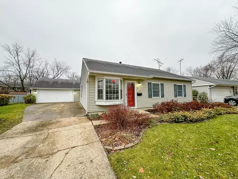 218 W Kennedy Dr, Streamwood, IL 60107
