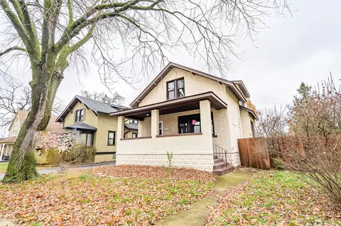 8021 Christie Ave, Lyons, IL 60534