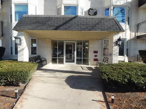 5506 Lincoln Ave #222, Morton Grove, IL 60053