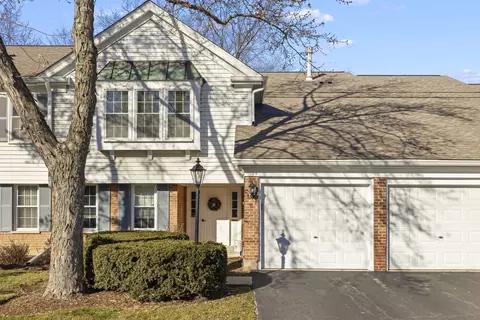 184 Country Club Dr #B, Prospect Heights, IL 60070