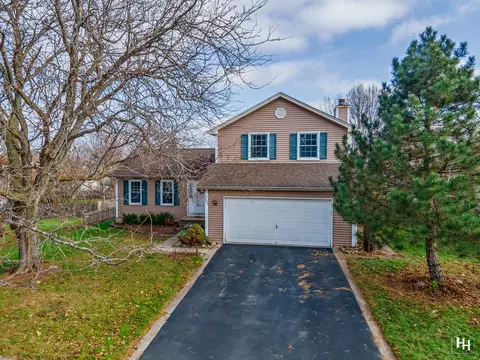 309 Boston Ct, South Elgin, IL 60177