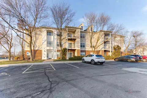 3243 Stratford Ct #3A, Lake Bluff, IL 60044