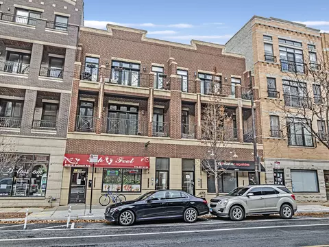 2048 W Belmont Ave #2, Chicago, IL 60618