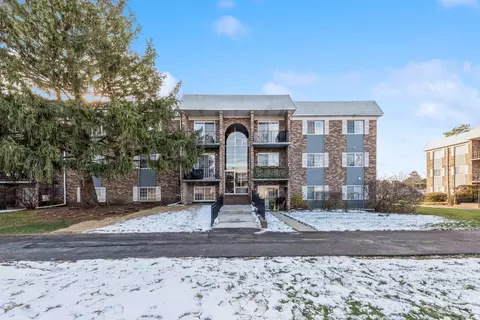 1611 N Windsor Dr #307, Arlington Heights, IL 60004