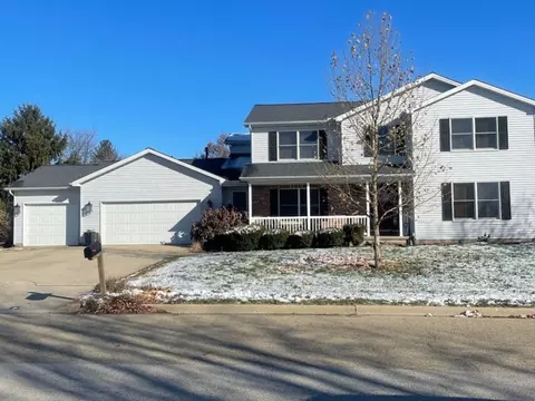 712 Ironwood Cc Dr, Normal, IL 61761