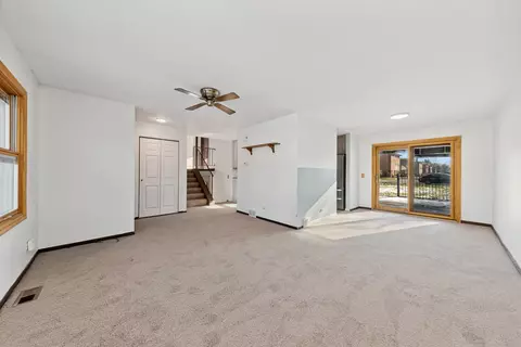 123 Mayer Ave, Wheeling, IL 60090 photo 2