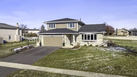 12146 White Pine Trl, Homer Glen, IL 60491