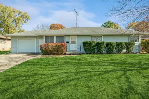 413 N Melrose Ave, Elgin, IL 60123