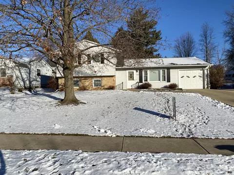 1856 Revere St, Freeport, IL 61032