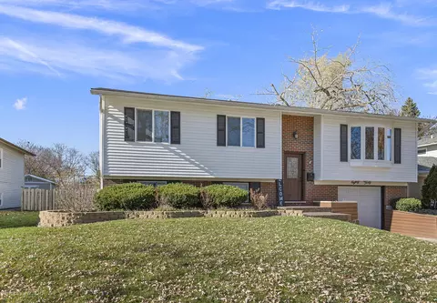 8040 Carlisle Dr, Hanover Park, IL 60133
