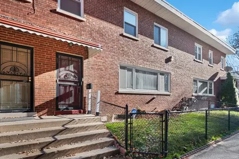 1331 W Sherwin Ave #A1, Chicago, IL 60626