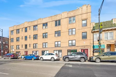 2950 W Montrose Ave #2, Chicago, IL 60625