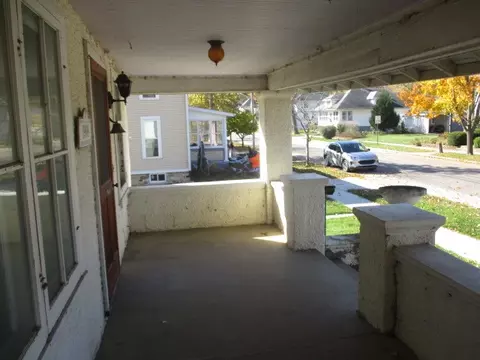 227 La Fox River Dr, Algonquin, IL 60102 photo 2