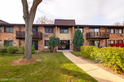 2618 N Windsor Dr #101, Arlington Heights, IL 60004