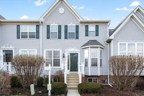 2013 Swan Ln, Batavia, IL 60510