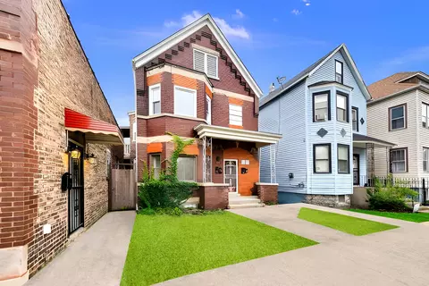 8616 S Escanaba Ave, Chicago, IL 60617