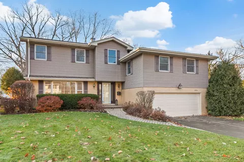 1074 Knollwood Rd, Deerfield, IL 60015