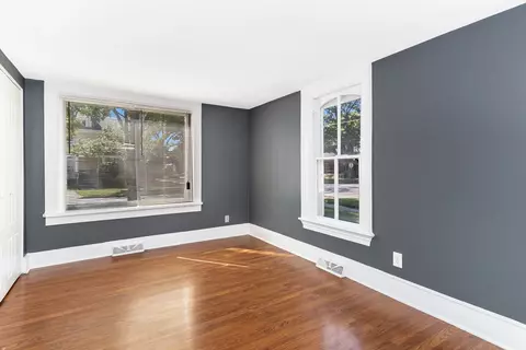 377 Cedar St, Aurora, IL 60506 photo 8