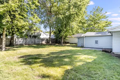 377 Cedar St, Aurora, IL 60506 photo 6