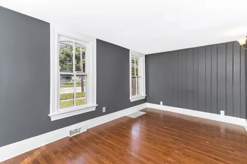 377 Cedar St, Aurora, IL 60506 photo 7
