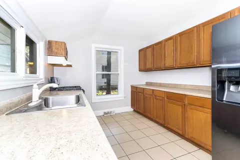 377 Cedar St, Aurora, IL 60506 photo 16