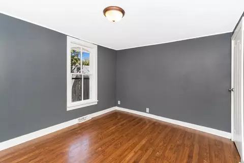 377 Cedar St, Aurora, IL 60506 photo 9