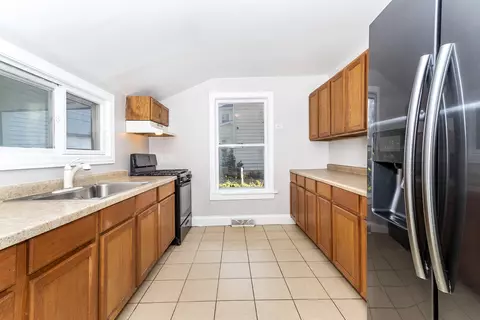 377 Cedar St, Aurora, IL 60506 photo 15