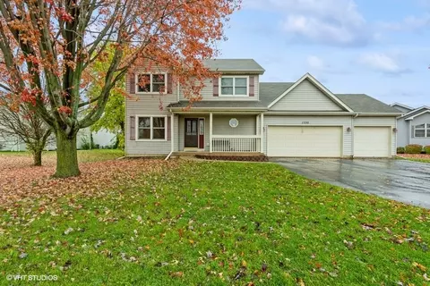 1730 Ginny Ln, Woodstock, IL 60098