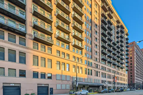 165 N Canal St #931, Chicago, IL 60606