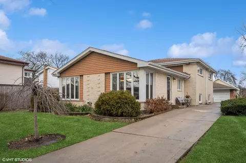 7940 Church St, Morton Grove, IL 60053