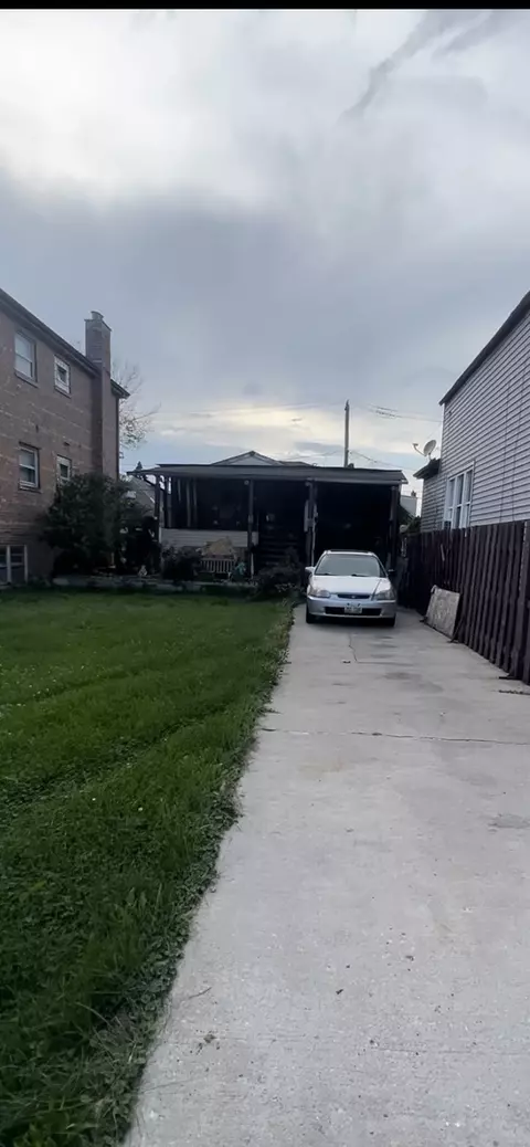 7212 S Troy St, Chicago, IL 60629