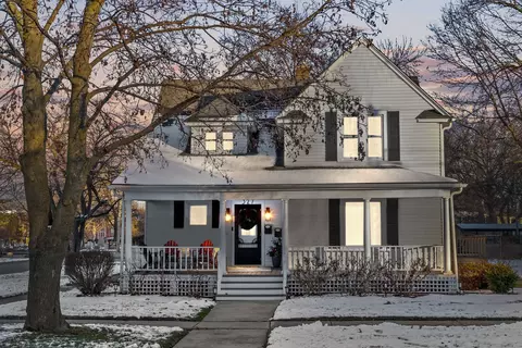 327 N 4th St, Geneva, IL 60134